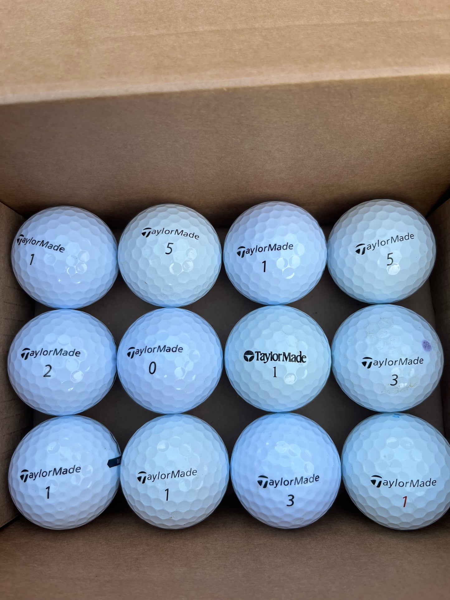12 x premium TaylorMade Golf Balls – Includes TP5/TP5x